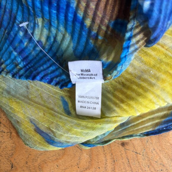 NWOT! MoMA Van Gogh Starry Night Scarf - Picture 5 of 6